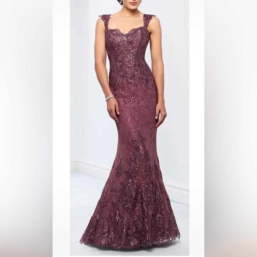 IVONNE D FOR MON CHERI 218D26 Plum, Size 10, very elegant, beautiful bea…